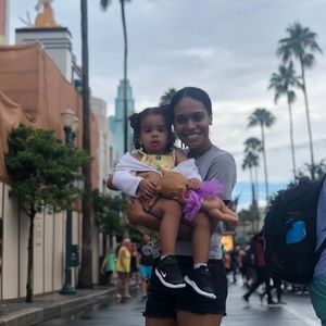 Meet your Posher, Manae